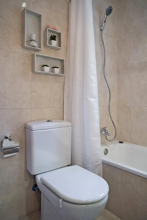 Apartment Remove -- Pacos